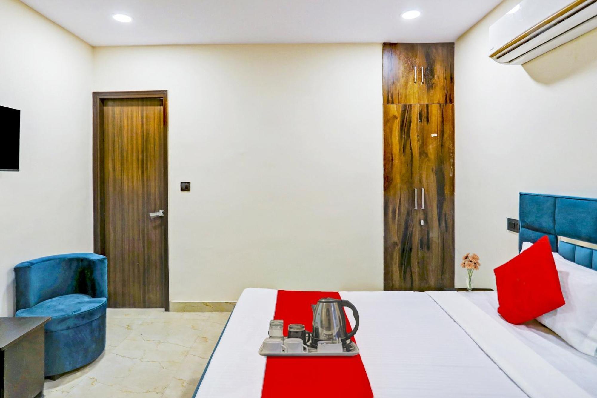Hotel O Royal Lotus Stay Near Ip Extension Metro Station New Delhi Eksteriør billede