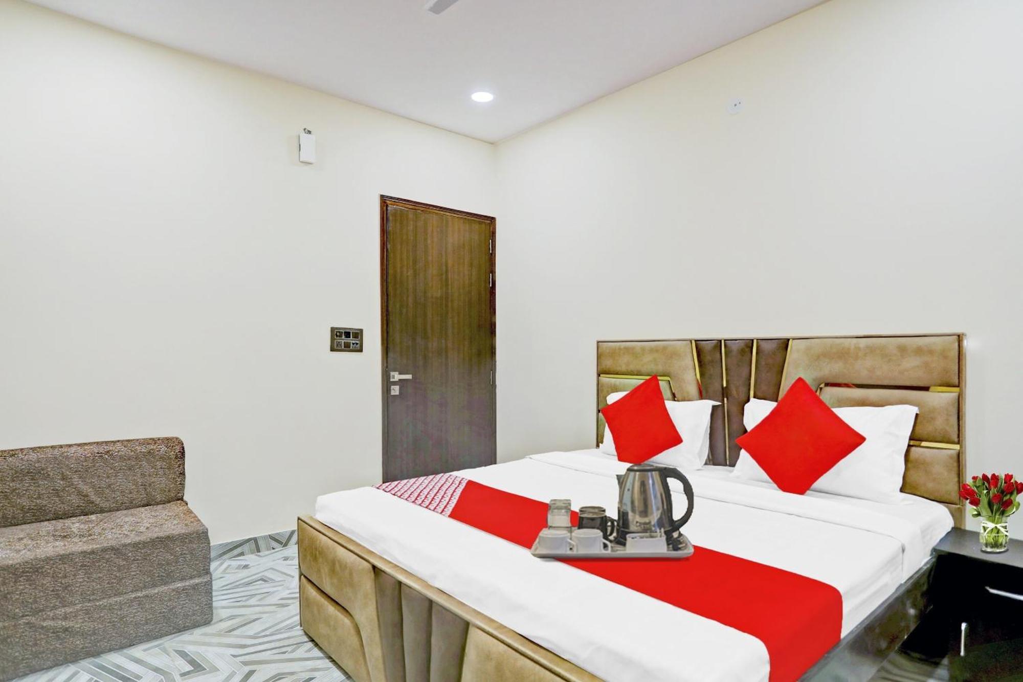 Hotel O Royal Lotus Stay Near Ip Extension Metro Station New Delhi Eksteriør billede